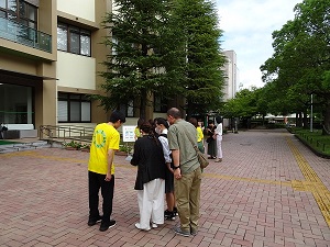 会場