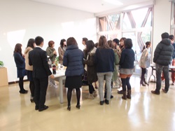 卒業生による就職座談会」が行われました