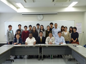 新しい留学生と教員との顔合わせが行われました