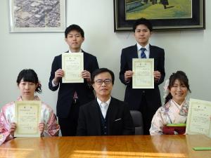 卒業時成績優秀者が表彰されました
