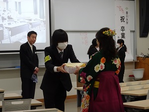 卒業祝賀会が開催されました