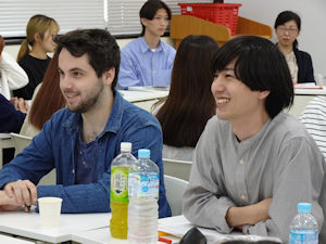 フランス語会話3の授業においてフランスのブロワIUTの大学生と交流会を行いました