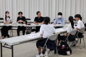 国有地の活用方法について、高校生にインタビューを実施しました