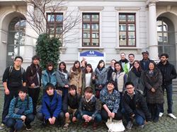 ラインマイン大学の学生たちと