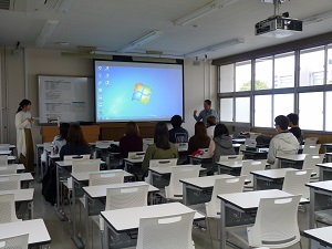報告会の様子