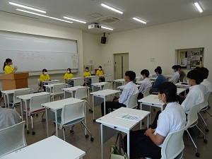 トークショー学生と話そう