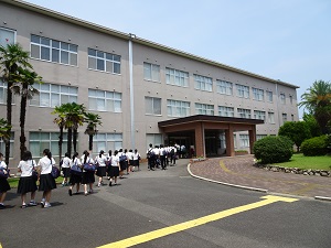 食堂へ移動
