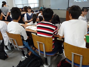 大学生と