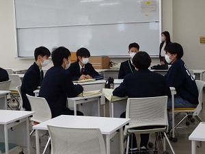 大学生と交流