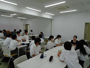 大学生と