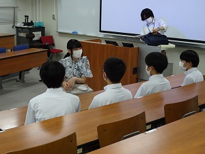 大学生と