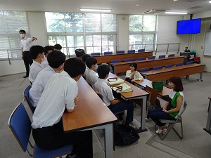大学生と