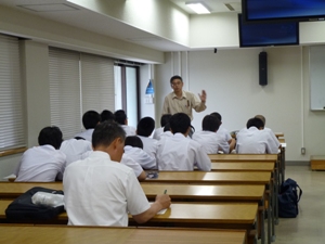 2013年7月22日（月）大学訪問「岡山県立玉野光南高校」　担当教員：高橋明郎