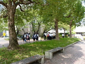 2014年10月1日（水）大学訪問「香川県立丸亀高校」　担当教員：小宮一高