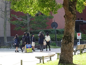 2017年10月25日（水）大学訪問「大手前丸亀高等学校・香川県立琴平高等学校」　担当教員：古川尚幸