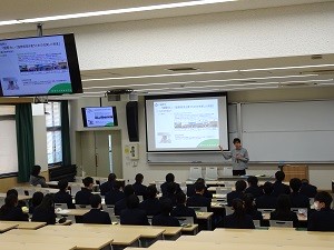 2023年12月13日（水）大学訪問「尽誠学園高等学校」　担当教員：海野晋悟