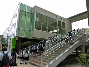 オリーブスクエア