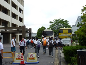 バスにて帰路へ
