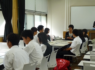 在学生と