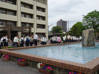 大学本部前集合