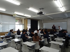 在学生と