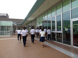 オリーブスクエアへ
