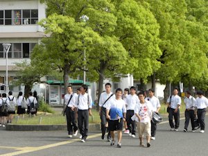 在学生によるキャンパスツアー3