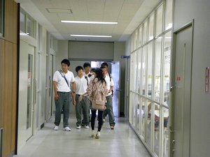 在学生によるキャンパスツアー2