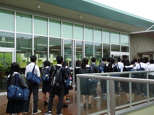 オリーブスクエア