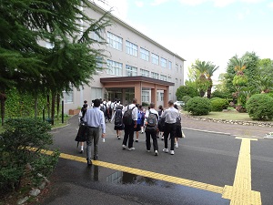 経済玄関