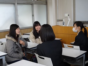大学生と